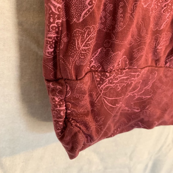 Pretty Gap top with slit sleeves - Picture 5 of 5